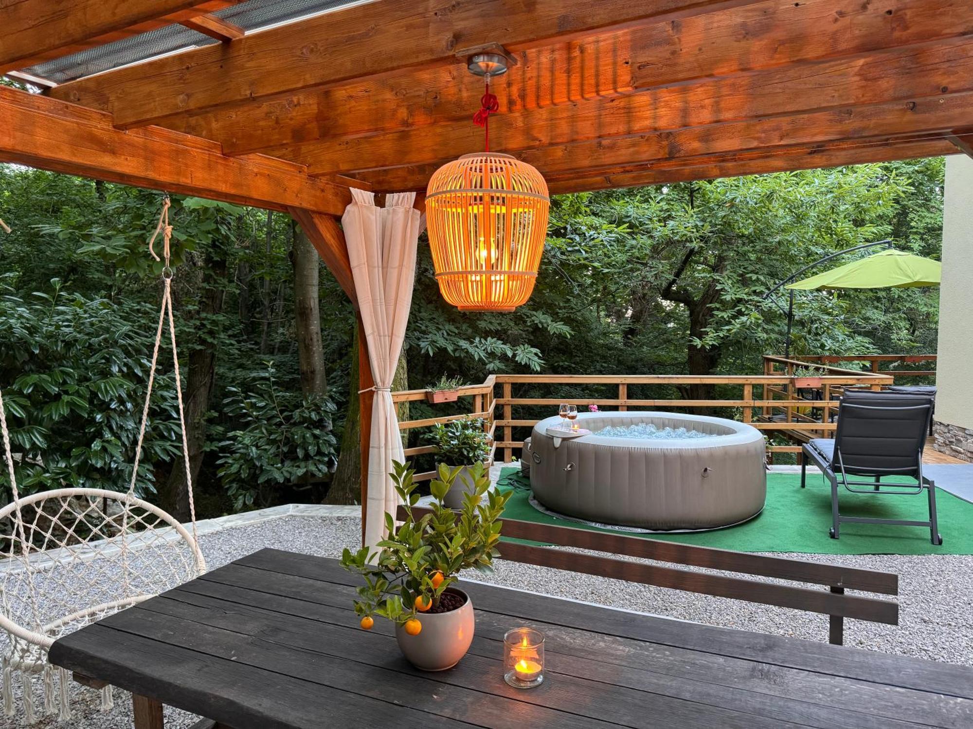 Apartment With A Terrace Forest Home Lullula Veprinac エクステリア 写真